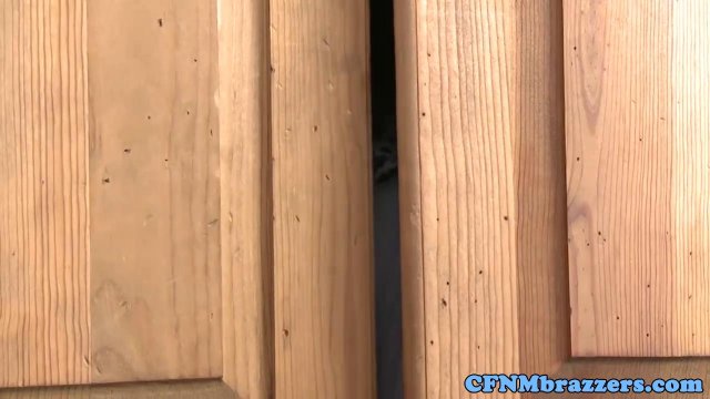 Превью Две развратные горничные с большими сиськами соблазнили хозяина дома № 12114