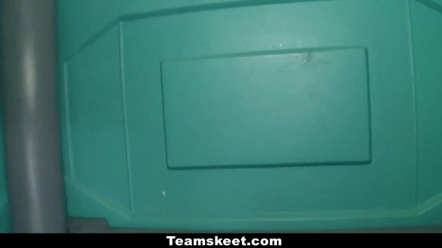 Превью Молодая худышка с волосатой киской трахается с парнем своей лучшей подруги № 12137