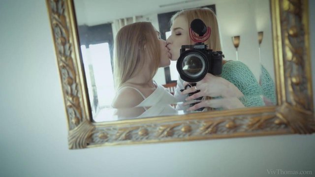 Превью Девушка двумя пальчиками довела подругу до бурного оргазма № 35049