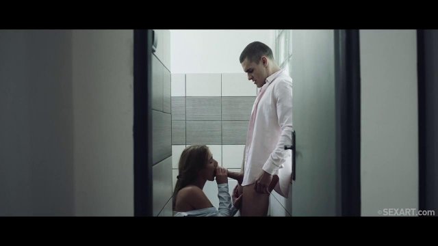 Превью Мачо отымел чужую телочку в киску в туалете стоя № 35054