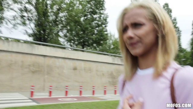 Превью Парень уговорил незнакомку на быстрый секс на улице и минет № 35101