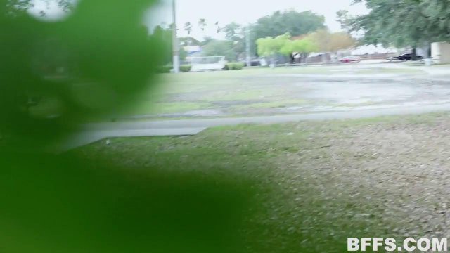 Превью Спортсменки устроили групповуху со своими парнями на большом диване № 35161