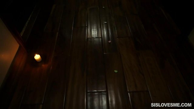 Превью Молодая телка получила член в розовую щелку, а потом камшот на лицо № 35495