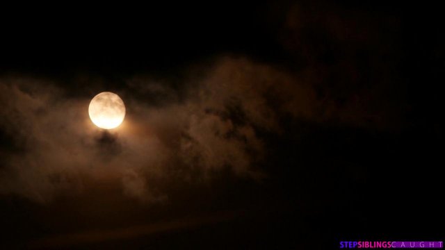 Превью Мужик устроил страстный секс с двумя подружками № 36369