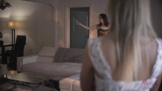 Превью Лесбиянки получали оргазм и наслаждались друг другом № 36392