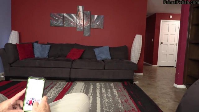 Превью Темноволосая крошка скачет на пенисе парня и снимается от первого лица № 38879