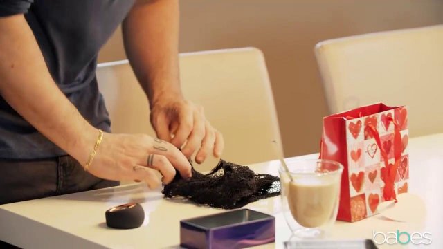 Превью пацан набросился на девушку друга и как следует ее оттрахал № 38914