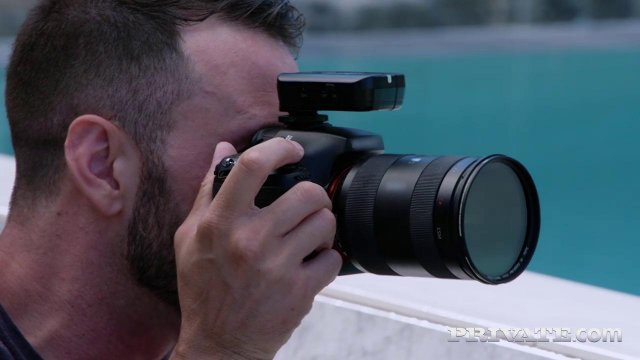 Превью Латинка с татушками трахается с фотографом за бесплатные снимки № 38915