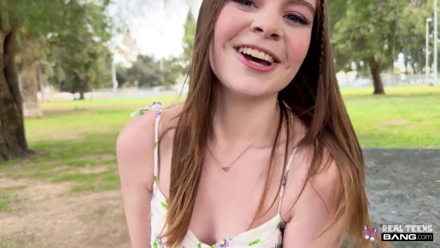 Пикапер с большим членом заманил милашку к себе потрахаться