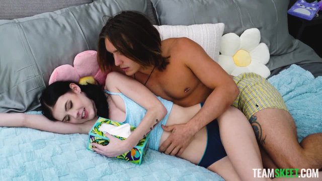 Мамочка не должна узнать о нашей связи